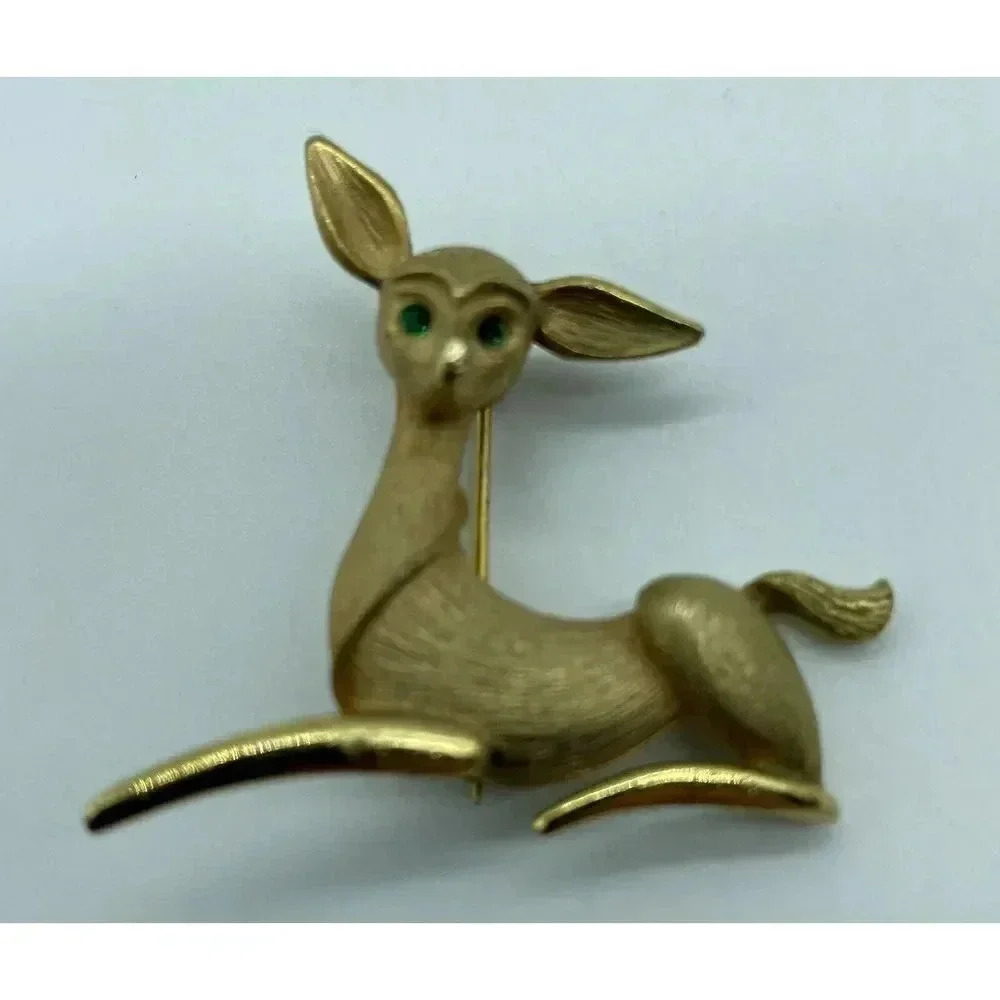 Fawn Deer Brooch JJ Textured Gold Tone With Green Stone Eyes‎ Vintage 1970’s